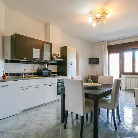 Spacious Family - & Near Airport - Self Check-in
