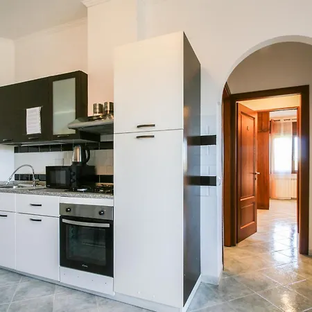 Lägenhet Spacious Family - & Near Airport - Self Check-in Fiumicino