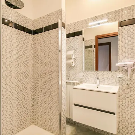 Family Fino A 9 Ospiti - Airport - Self Check-in Apartment *