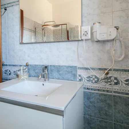 Spacious Family - & Near Airport - Self Check-in Lägenhet Fiumicino
